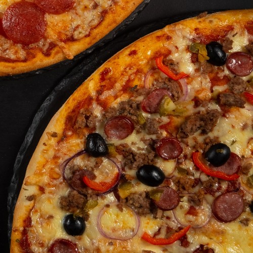Пицца бургер томатная с халапеньо итальянская